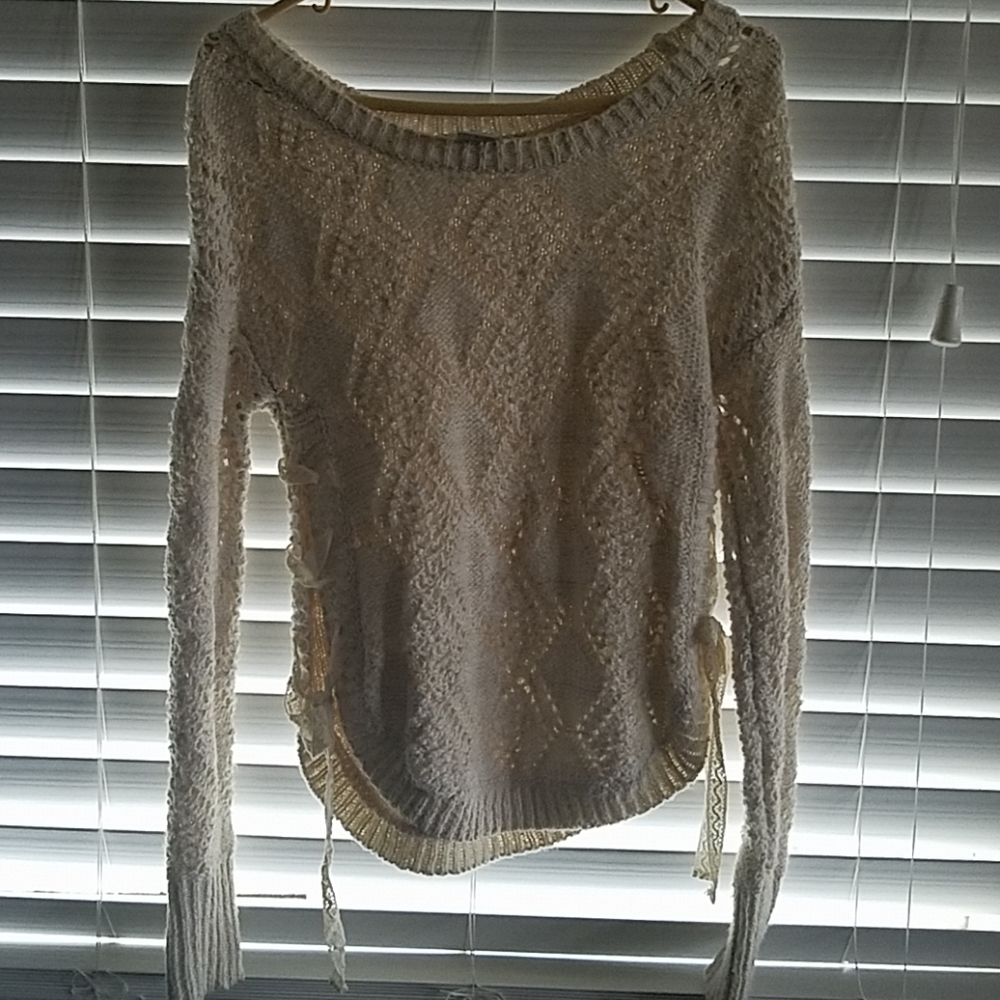 Cream American Rag cable knit sweater